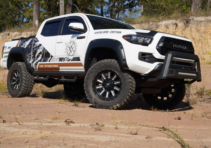 4.5in 16-23 Toyota Tacoma 2WD & 4WD Lift Kit w/ Fox Coilovers & Rear Shocks Gallery 2