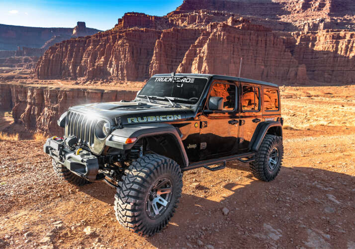 4 in Jeep Lift Kit | Wrangler JLU 4-door | with Shock Extensions, Shadow, Fox 2.0, Fox 2.0 Reservoir, or King 2.0 Shocks Gallery 9